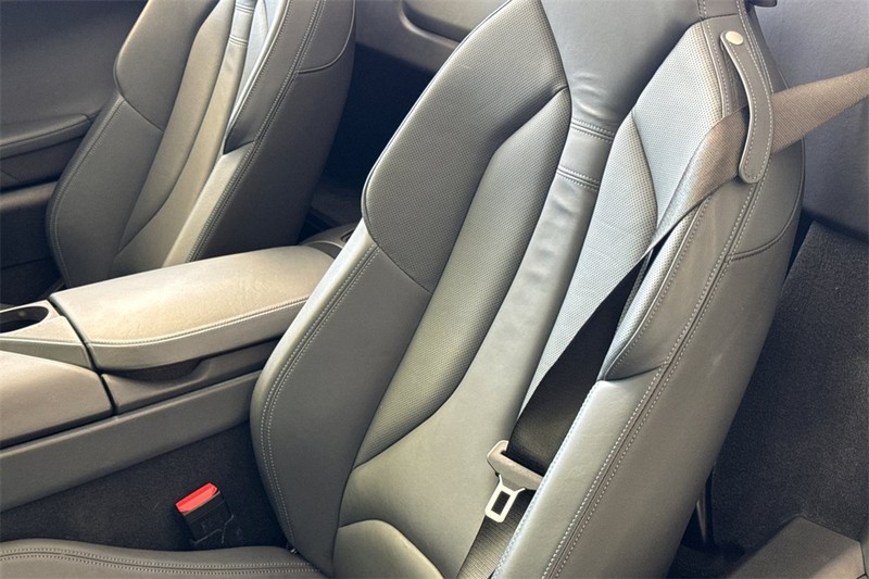 BMW i8 Vehicle Full-screen Gallery Image 12