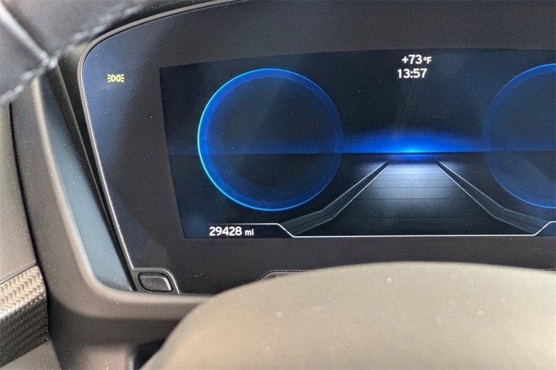 BMW i8 Vehicle Full-screen Gallery Image 24
