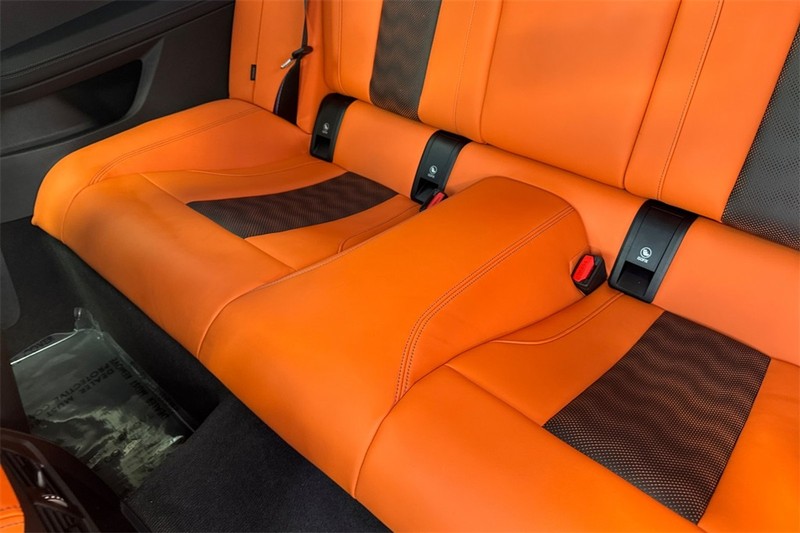 BMW M4 Vehicle Full-screen Gallery Image 12