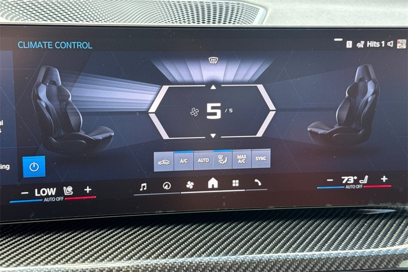BMW M4 Vehicle Full-screen Gallery Image 20