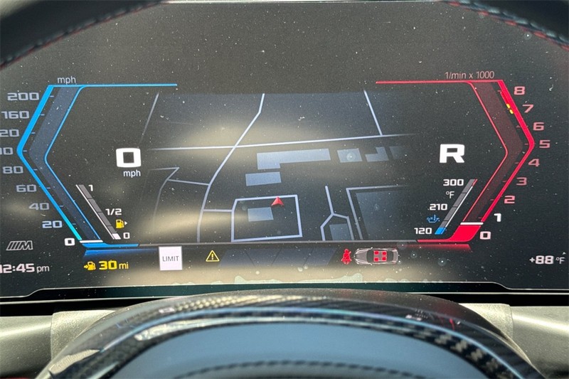 BMW M4 Vehicle Full-screen Gallery Image 24