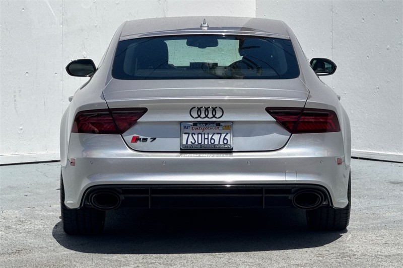 Audi RS 7 Vehicle Full-screen Gallery Image 05