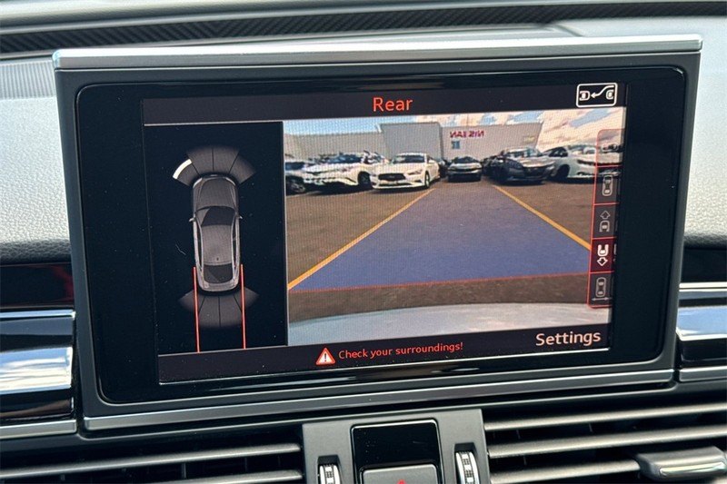 Audi RS 7 Vehicle Full-screen Gallery Image 20