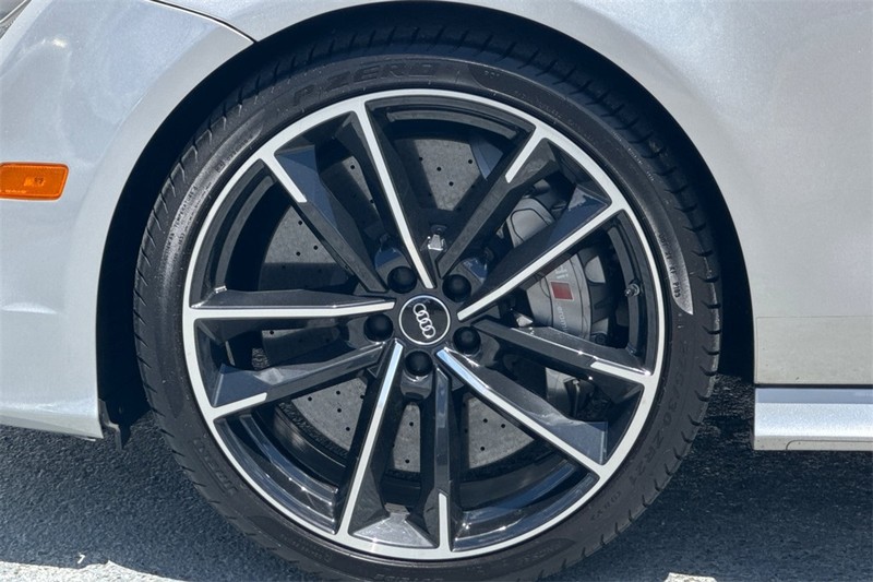 Audi RS 7 Vehicle Full-screen Gallery Image 27