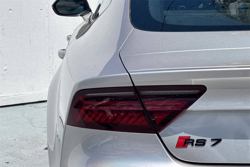 Audi RS 7 Vehicle Full-screen Gallery Image 28
