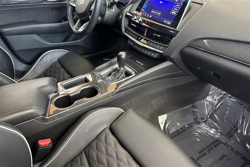 Cadillac CT5-V Vehicle Full-screen Gallery Image 15