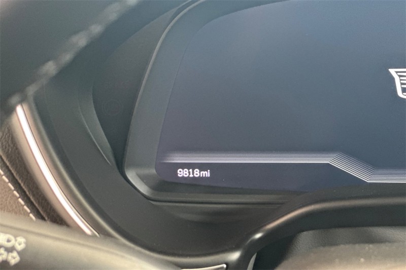 Cadillac CT5-V Vehicle Full-screen Gallery Image 24