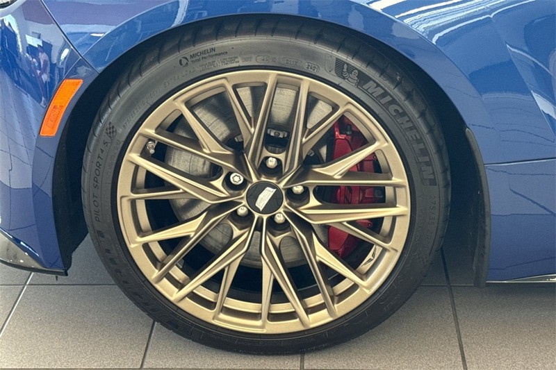 Cadillac CT5-V Vehicle Full-screen Gallery Image 25