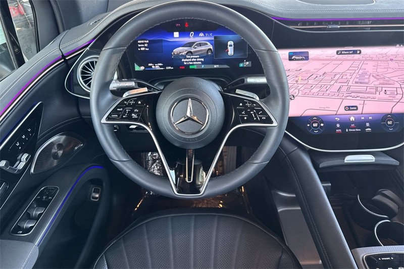 Mercedes-Benz EQS Vehicle Full-screen Gallery Image 14