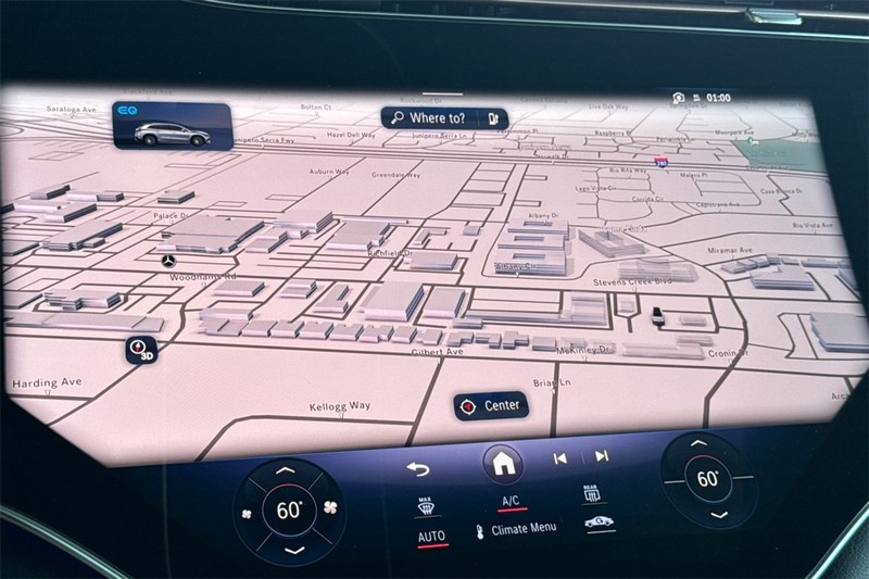 Mercedes-Benz EQS Vehicle Full-screen Gallery Image 19