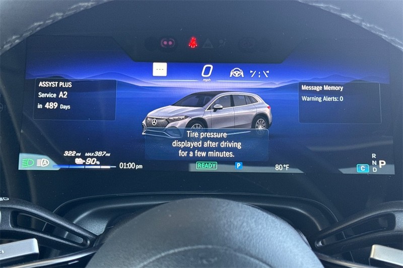 Mercedes-Benz EQS Vehicle Full-screen Gallery Image 25
