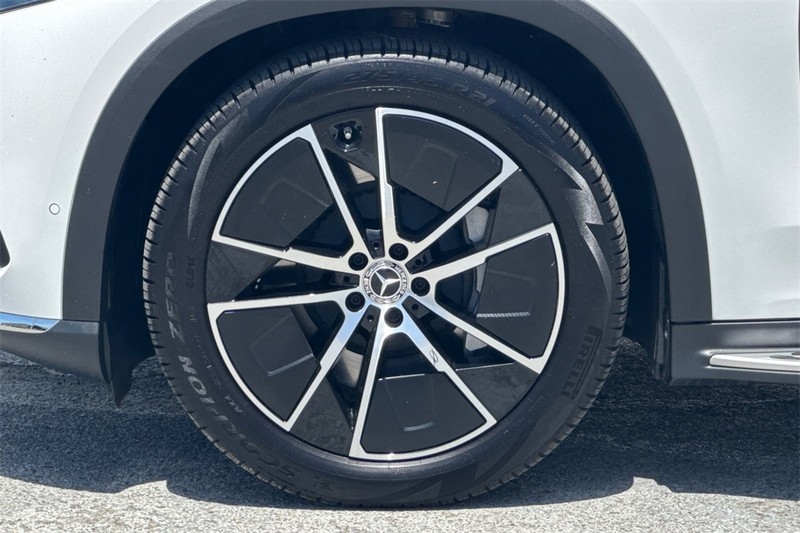 Mercedes-Benz EQS Vehicle Full-screen Gallery Image 27
