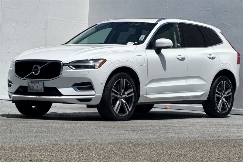 Volvo XC60 Hybrid Vehicle Full-screen Gallery Image 08