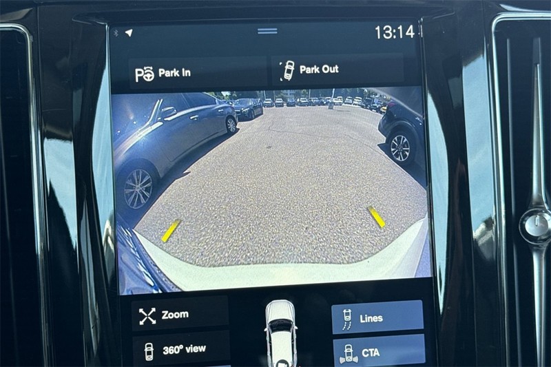 Volvo XC60 Hybrid Vehicle Full-screen Gallery Image 19