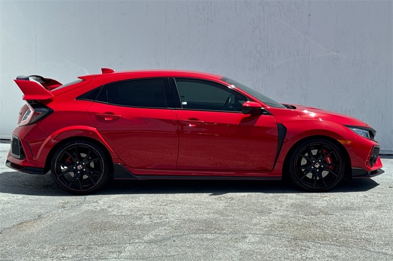 Honda Civic Type R Vehicle Full-screen Gallery Image 03