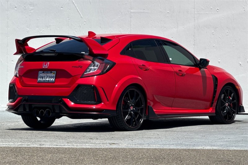 Honda Civic Type R Vehicle Full-screen Gallery Image 04