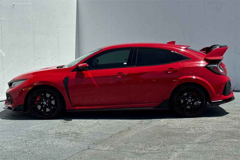 Honda Civic Type R Vehicle Full-screen Gallery Image 07