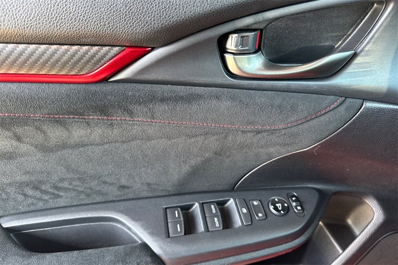 Honda Civic Type R Vehicle Full-screen Gallery Image 11