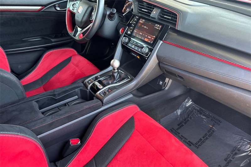 Honda Civic Type R Vehicle Full-screen Gallery Image 16