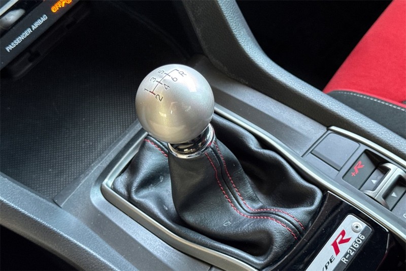 Honda Civic Type R Vehicle Full-screen Gallery Image 22