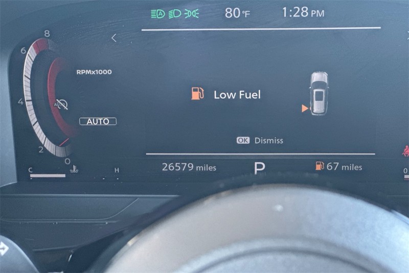 Nissan Pathfinder Vehicle Full-screen Gallery Image 27