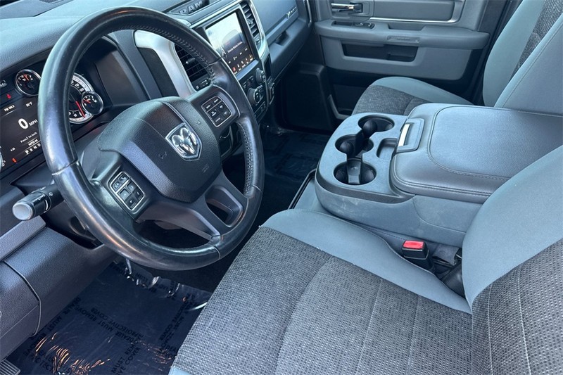 Ram 1500 Vehicle Full-screen Gallery Image 10