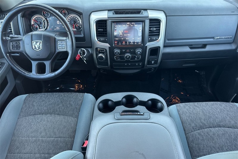 Ram 1500 Vehicle Full-screen Gallery Image 13