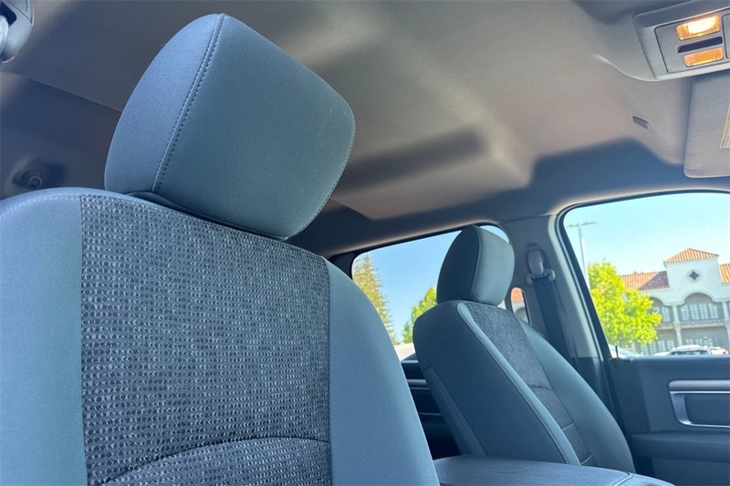 Ram 1500 Vehicle Full-screen Gallery Image 16
