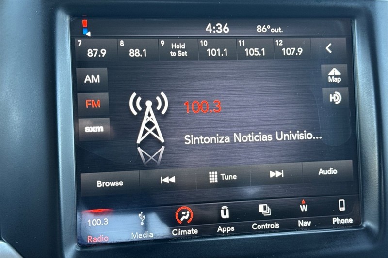 Ram 1500 Vehicle Full-screen Gallery Image 17