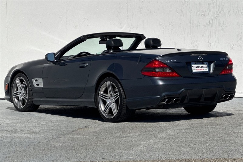 Mercedes-Benz SL-Class Vehicle Full-screen Gallery Image 06