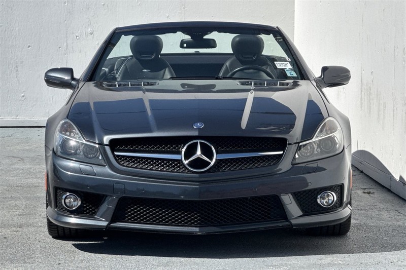 Mercedes-Benz SL-Class Vehicle Full-screen Gallery Image 09