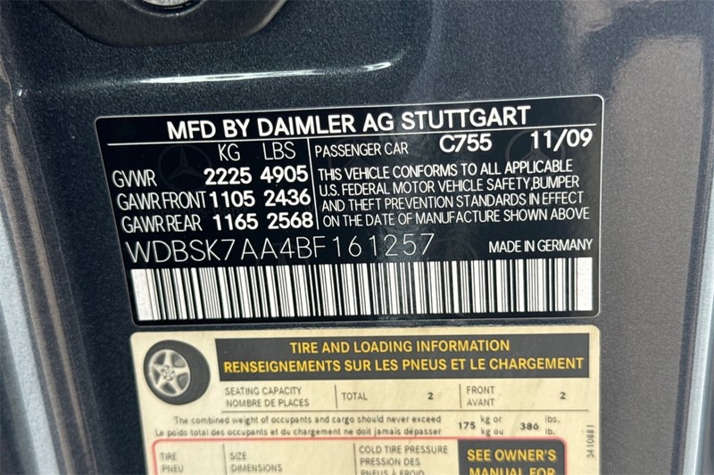 Mercedes-Benz SL-Class Vehicle Full-screen Gallery Image 28