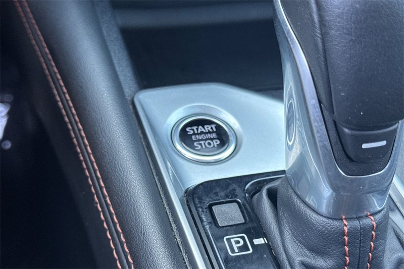 Nissan Altima Vehicle Full-screen Gallery Image 21