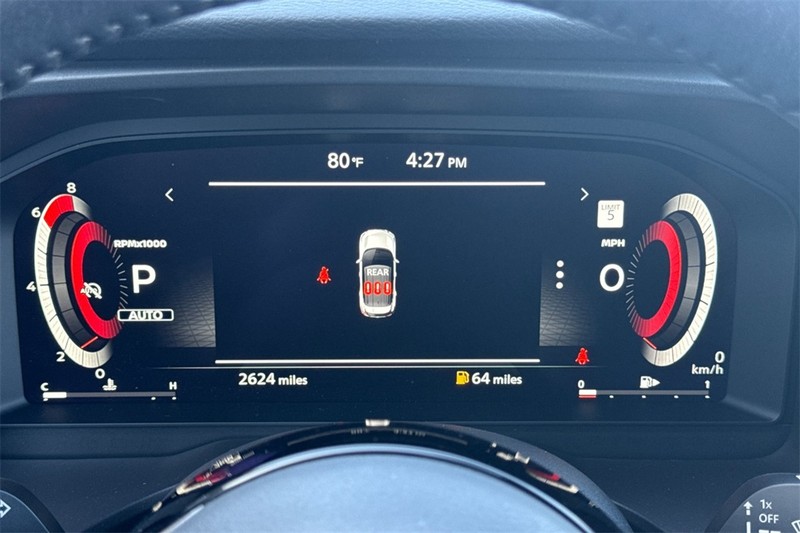 Nissan Rogue Vehicle Full-screen Gallery Image 25