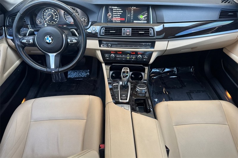 BMW 5 Series Vehicle Full-screen Gallery Image 13