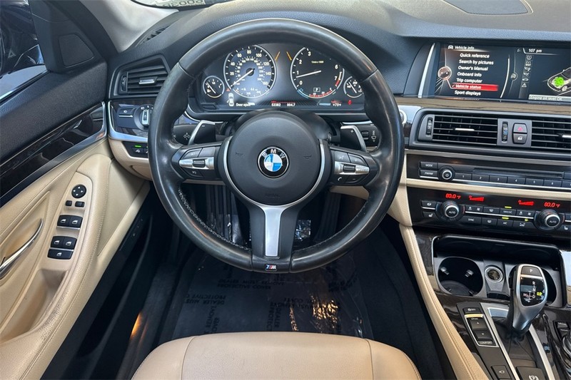 BMW 5 Series Vehicle Full-screen Gallery Image 14