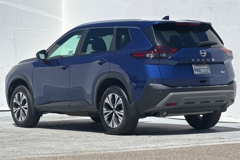 Nissan Rogue Vehicle Full-screen Gallery Image 07