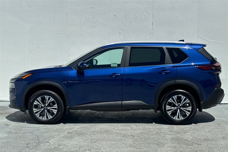 Nissan Rogue Vehicle Full-screen Gallery Image 08