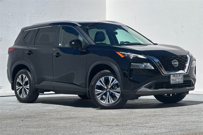 Nissan Rogue Vehicle Full-screen Gallery Image 02