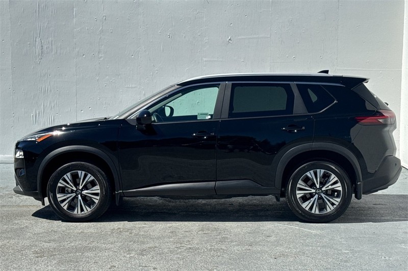 Nissan Rogue Vehicle Full-screen Gallery Image 08