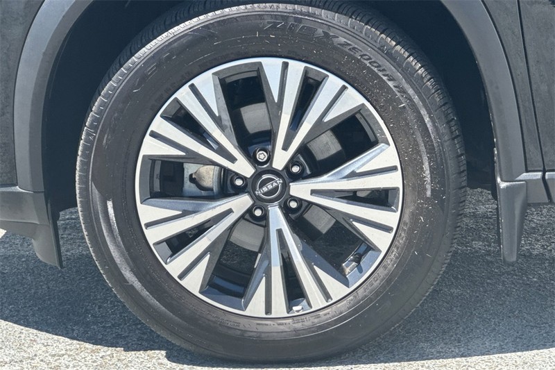 Nissan Rogue Vehicle Full-screen Gallery Image 27