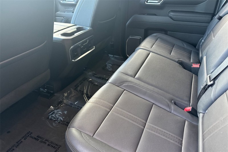 Chevrolet Silverado 1500 Vehicle Full-screen Gallery Image 12