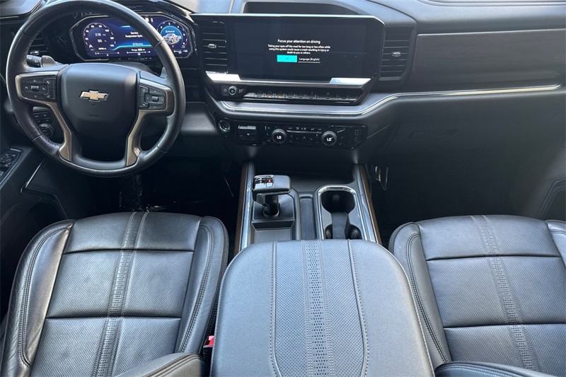 Chevrolet Silverado 1500 Vehicle Full-screen Gallery Image 13