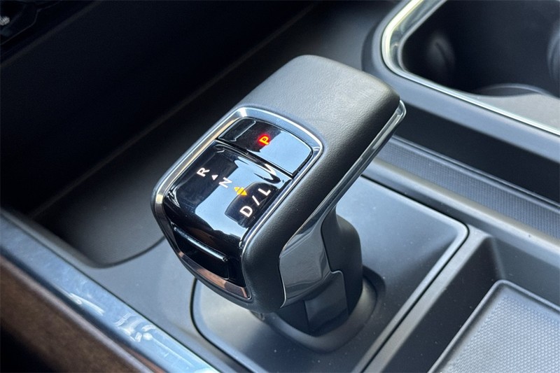 Chevrolet Silverado 1500 Vehicle Full-screen Gallery Image 21
