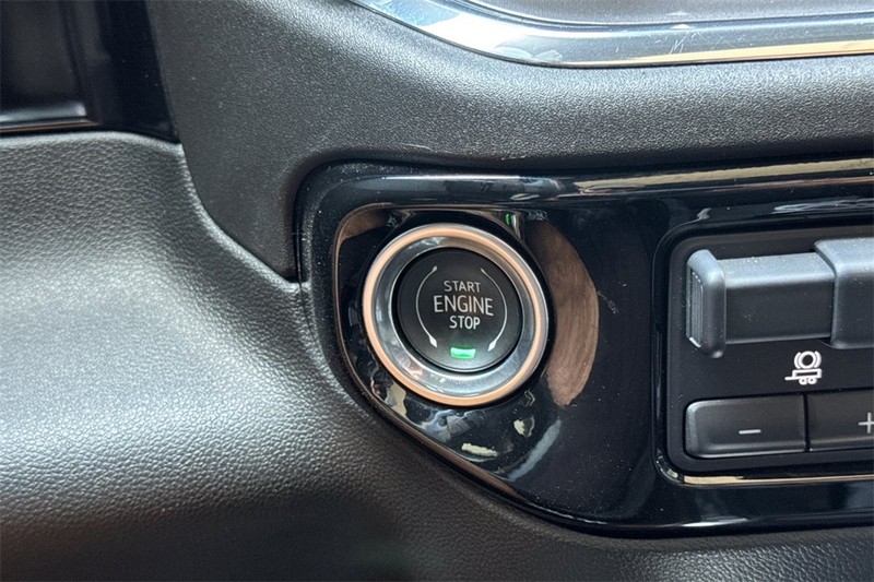 Chevrolet Silverado 1500 Vehicle Full-screen Gallery Image 22