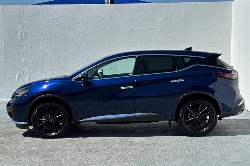Nissan Murano Vehicle Full-screen Gallery Image 07
