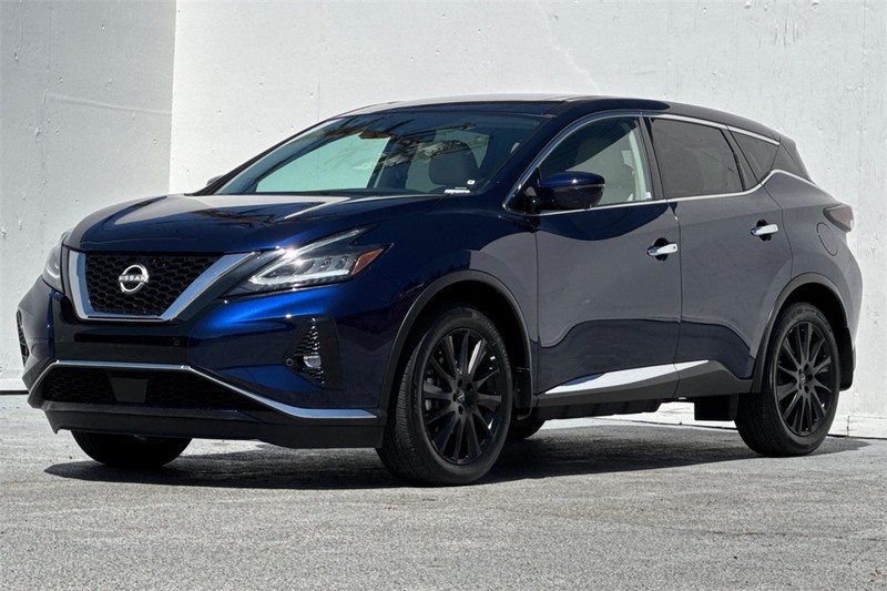 Nissan Murano Vehicle Full-screen Gallery Image 08