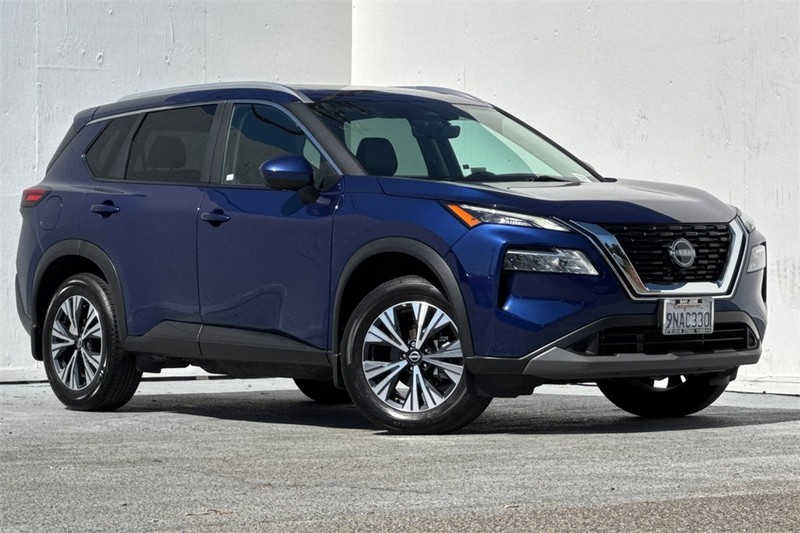 Nissan Rogue Vehicle Full-screen Gallery Image 02