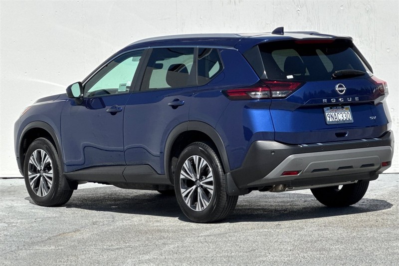 Nissan Rogue Vehicle Full-screen Gallery Image 07