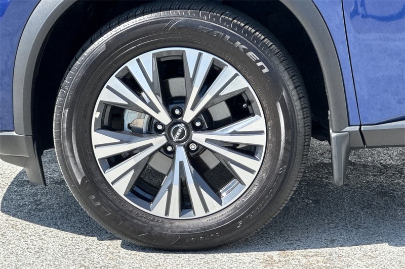 Nissan Rogue Vehicle Full-screen Gallery Image 27